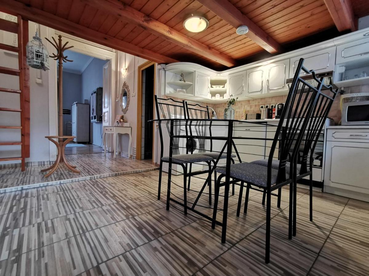 Belvárosi Vintage Apartman a sétálóutcán Miskolc Extérieur photo